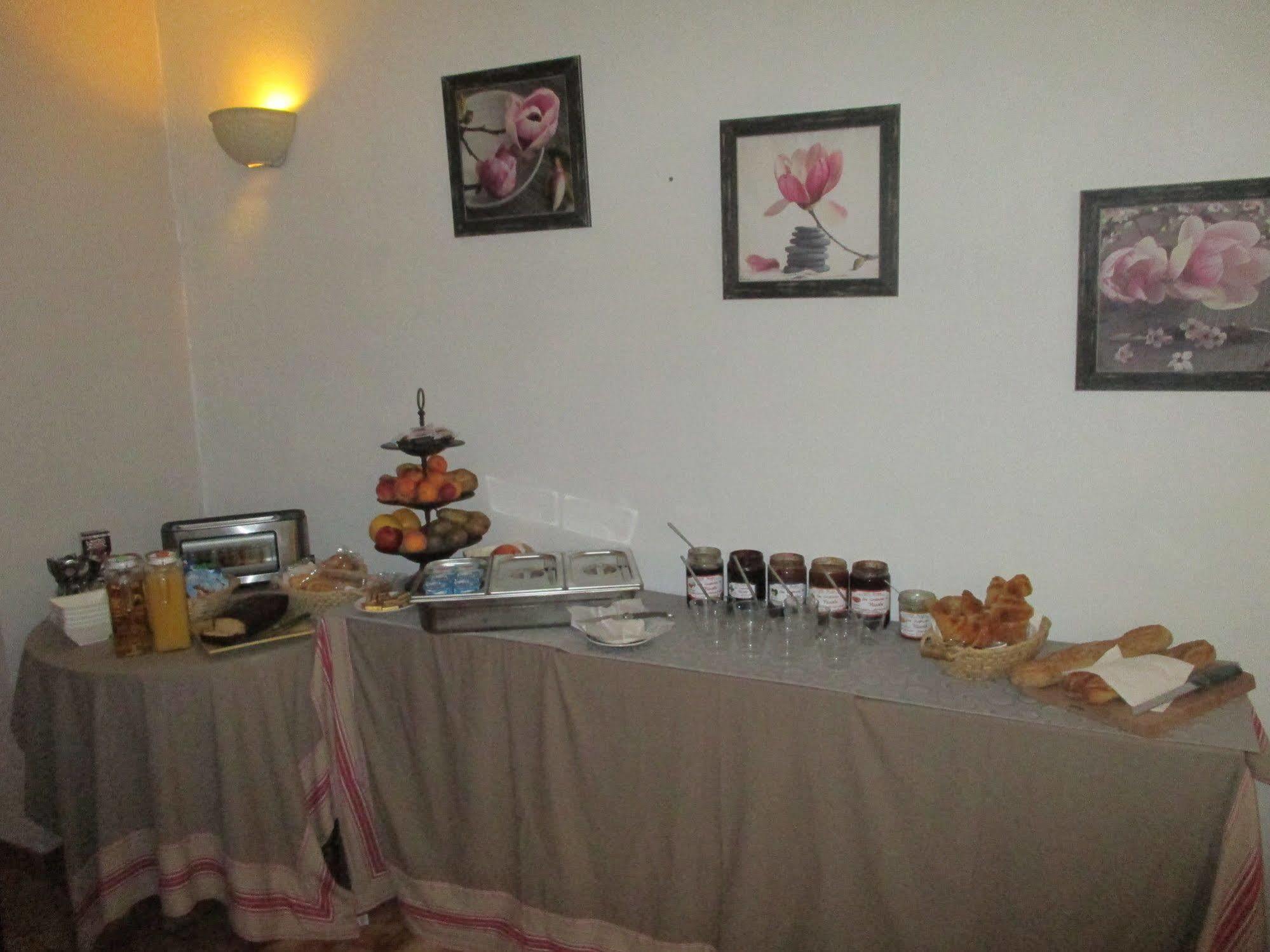 Hotel Saint Florent Orange  Ngoại thất bức ảnh